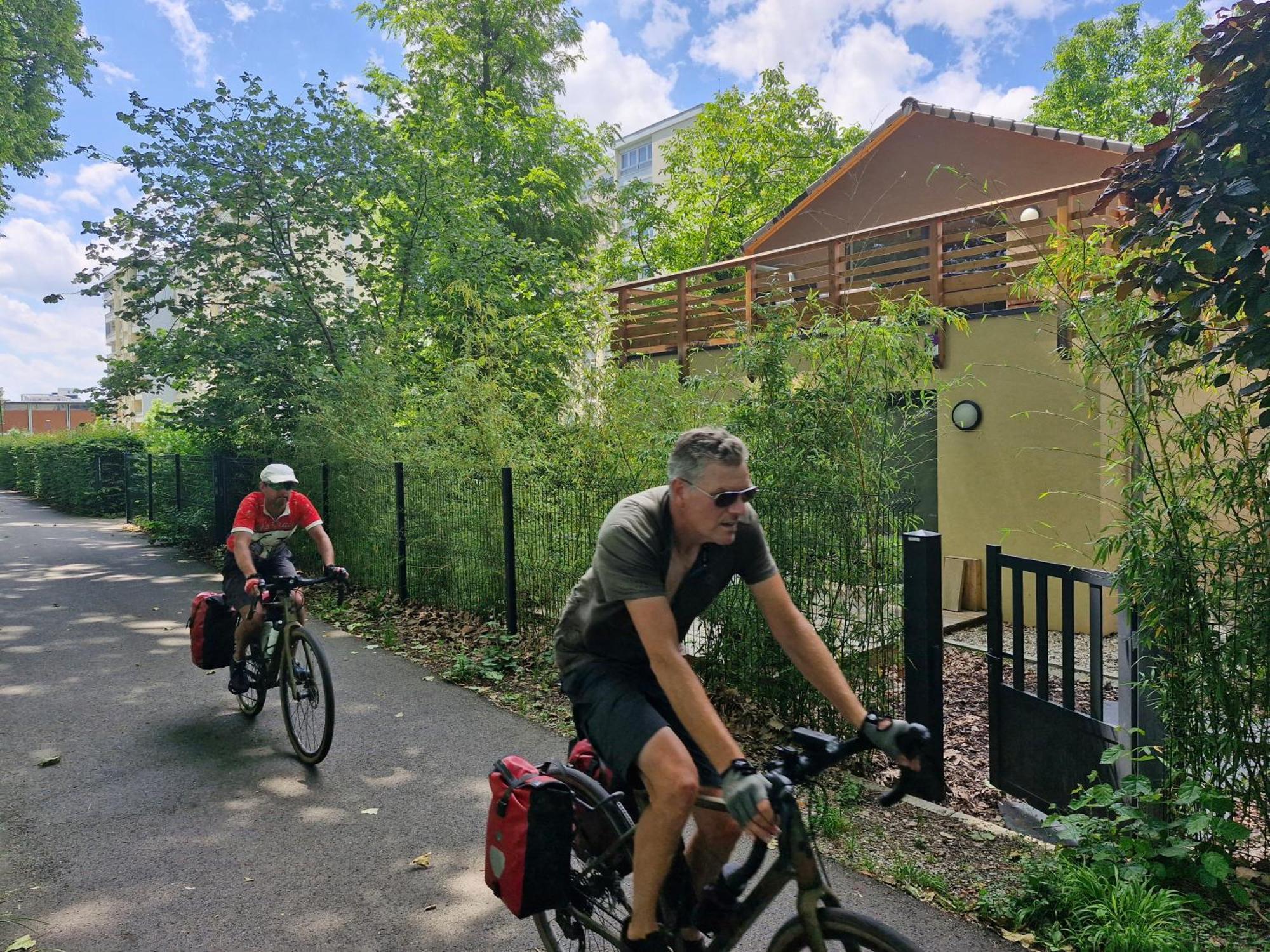 Gite-Appart Com' "Des Cimes Et Jardin" Illkirch-Graffenstaden Zewnętrze zdjęcie